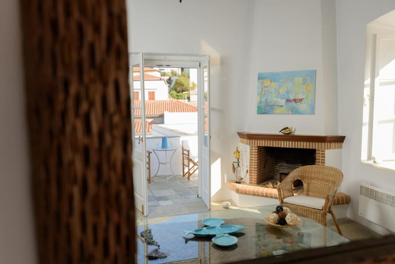 The House At The Centre Apartment Hydra  Exterior photo