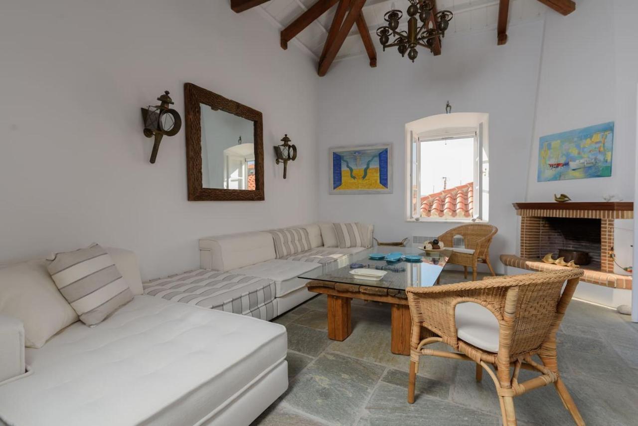 The House At The Centre Apartment Hydra  Exterior photo
