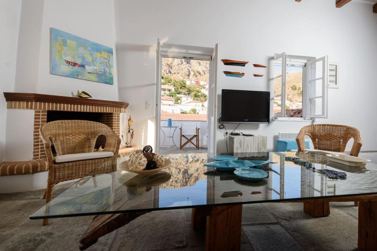 The House At The Centre Apartment Hydra  Exterior photo